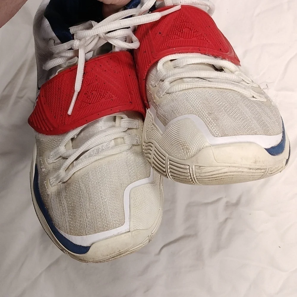 Nike youth shoes size 10
